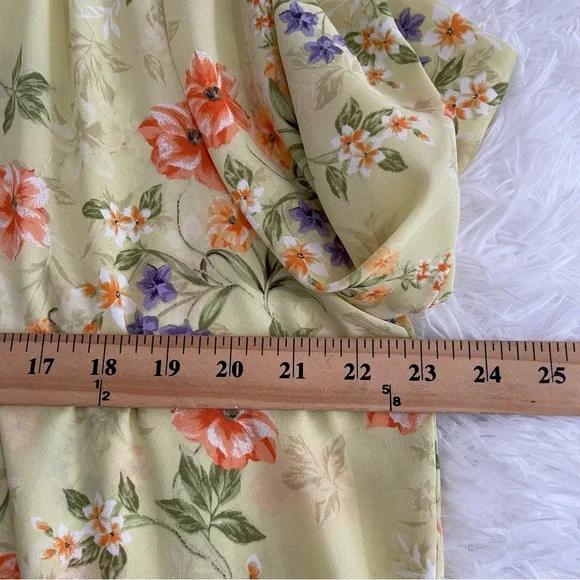 NYDJ Womens Floral Pintuck Blouse Size Large Yellow 3/4 Sleeve V Neck Pullover - Picture 7 of 9